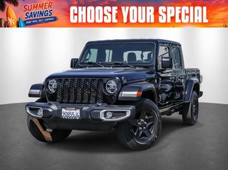 Used 2021 Jeep Gladiator Sport AWD/4WD video 1