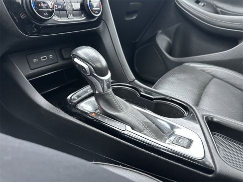 Used 2022 Buick Encore GX Essence w/ Experience Buick Package image 19