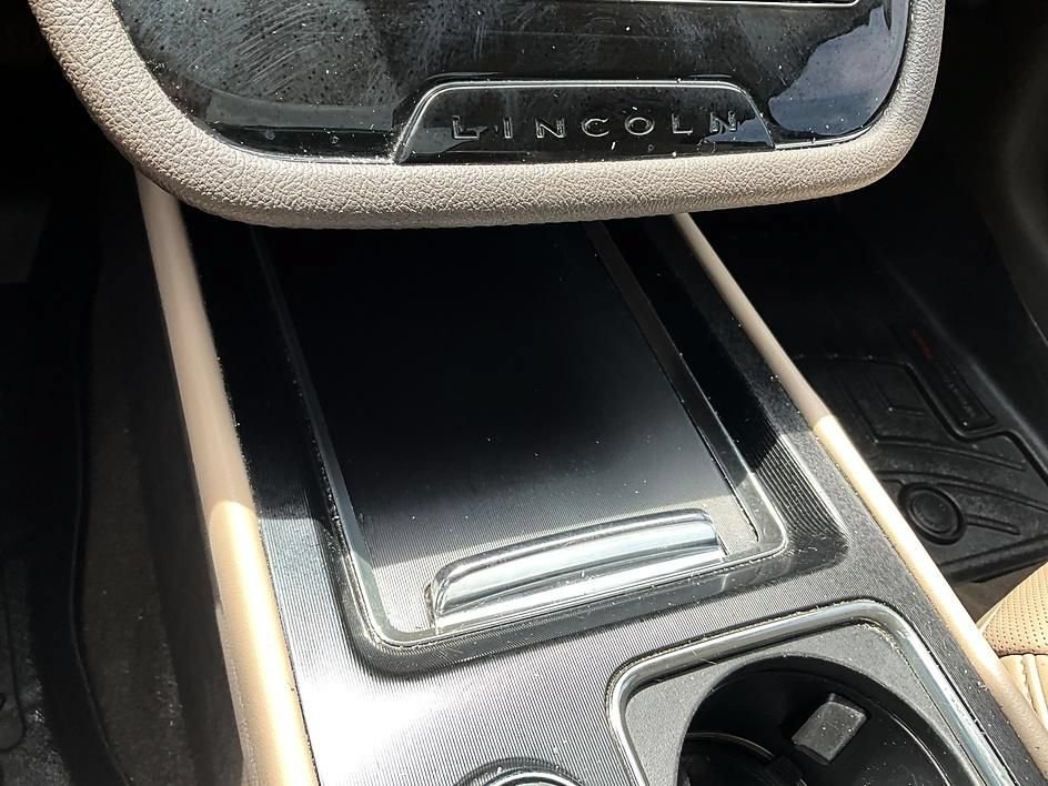 Used 2020 Lincoln Corsair AWD w/ Premium Package image 22