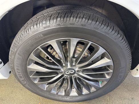 Used 2021 INFINITI QX80 Premium Select w/ All-Season Package AWD/4WD image 5