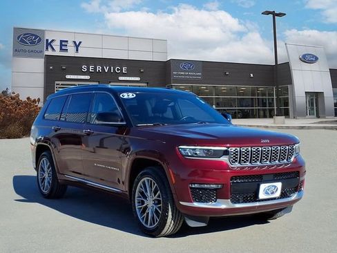 Used 2022 Jeep Grand Cherokee L Summit w/ Luxury Tech Group V image 3