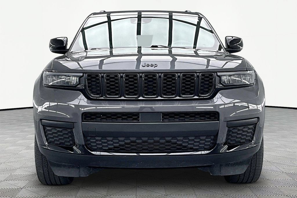 Used 2024 Jeep Grand Cherokee L Laredo AWD/4WD image 3