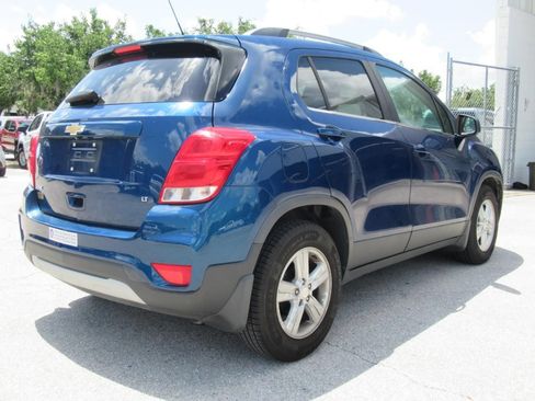 Used 2020 Chevrolet Trax LT w/ LPO, Protection Package FWD image 4