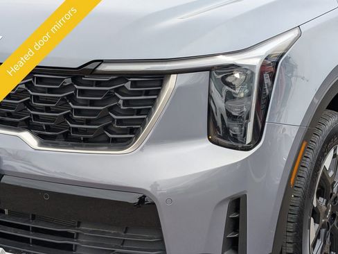 Certified 2025 Kia Sorento S w/ Panoramic Sunroof Package image 11