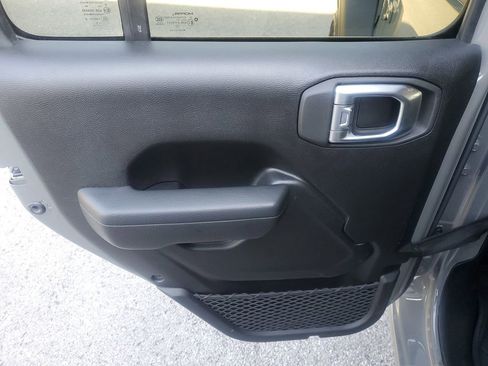 Used 2022 Jeep Wrangler Unlimited Sport AWD/4WD image 7