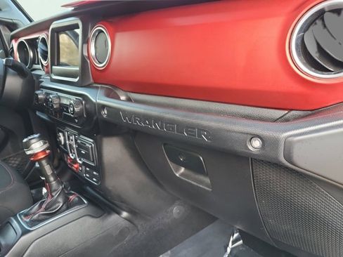 Certified 2020 Jeep Wrangler Unlimited Rubicon w/ Cold Weather Group image 23