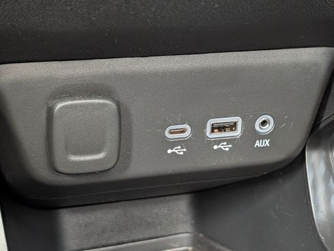 Certified 2023 Chevrolet TrailBlazer RS w/ Sun and Liftgate Package AWD/4WD image 22