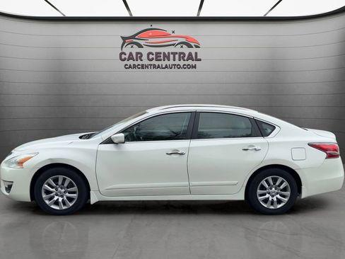 Used 2015 Nissan Altima 2.5 S w/ Power Driver Seat Package FWD image 2