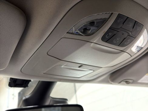 Used 2024 Chrysler Voyager LX image 35