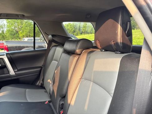 Used 2018 Toyota 4Runner SR5 Premium AWD/4WD image 10