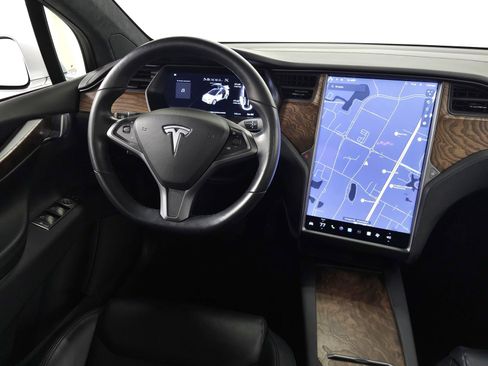 Used 2020 Tesla Model X Long Range image 16