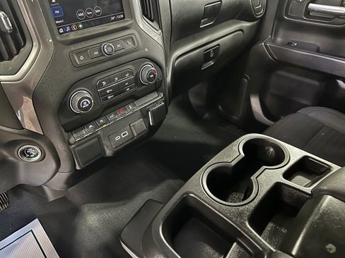 Used 2022 Chevrolet Silverado 1500 Custom image 18