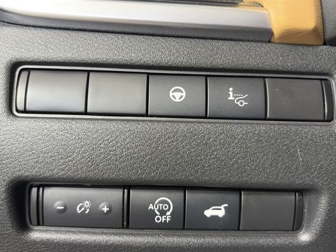Used 2023 Nissan Rogue Platinum w/ Platinum Premium Package AWD/4WD image 33