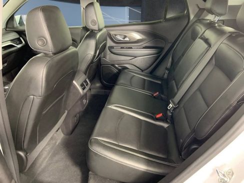 Used 2024 GMC Terrain SLT FWD image 20