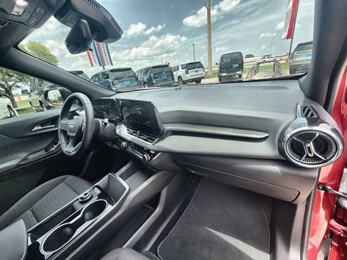 Certified 2026 Chevrolet Equinox LT w/ Safety and Technology Package FWD image 28