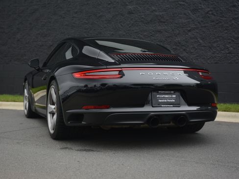 Certified 2018 Porsche 911 Carrera 4S AWD/4WD image 3