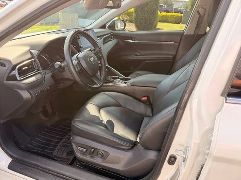 Used 2021 Toyota Camry XSE FWD image 11