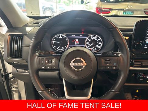 Used 2023 Nissan Pathfinder SL w/ Black Appearance Package AWD/4WD image 12