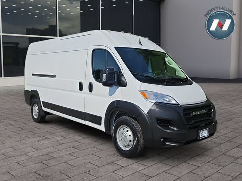 Used 2023 RAM ProMaster 2500 FWD image 7