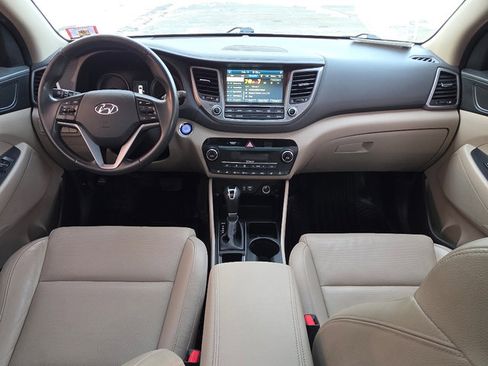 Used 2016 Hyundai Tucson Limited w/ Option Group 03 image 2