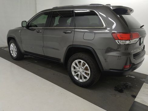 Used 2021 Jeep Grand Cherokee Laredo image 3