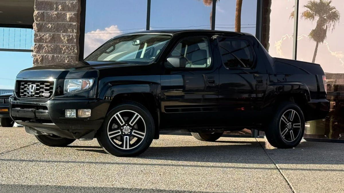 Used 2013 Honda Ridgeline Sport image 3