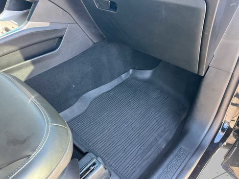 Used 2023 Ford Explorer XLT w/ Equipment Group 202A image 13