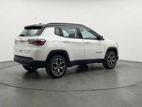 Used 2025 Jeep Compass Limited image 9