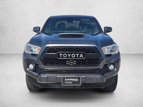 Used 2020 Toyota Tacoma TRD Sport w/ Technology Package AWD/4WD image 2