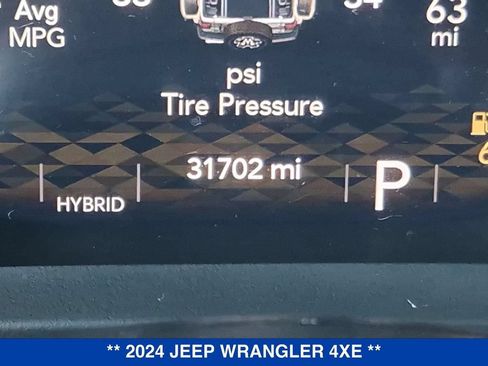 Used 2024 Jeep Wrangler Unlimited Sahara w/ Technology Group AWD/4WD image 21