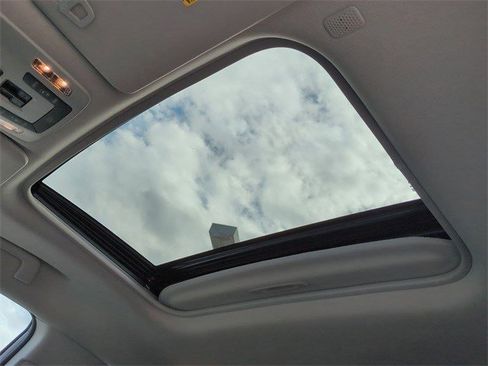 Used 2022 Toyota Sienna XLE image 20