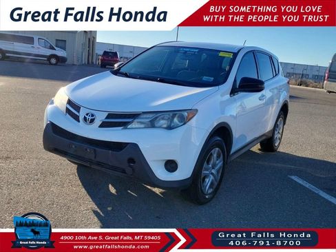 Used 2015 Toyota RAV4 LE image 2