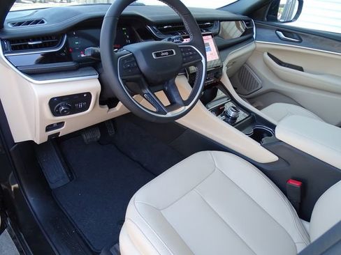 New 2024 Jeep Grand Cherokee Limited 4xe image 23