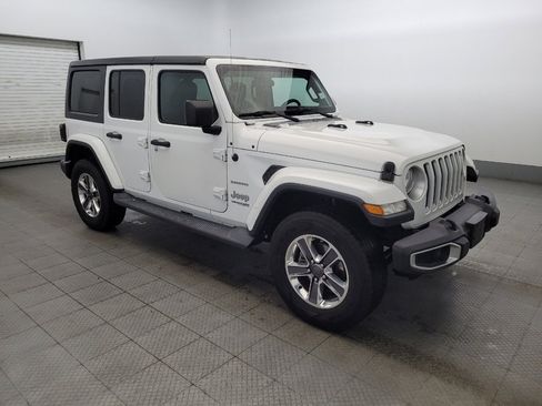 Used 2018 Jeep Wrangler Unlimited Sahara w/ Cold Weather Group image 13