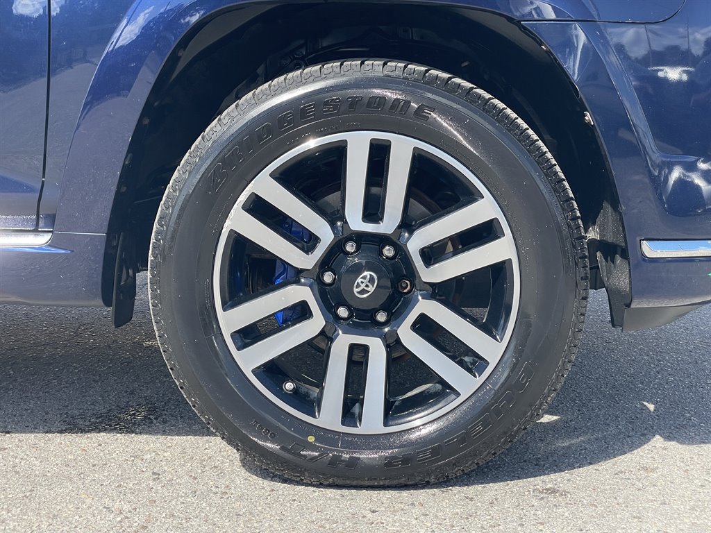 Used 2018 Toyota 4Runner Limited AWD/4WD image 37