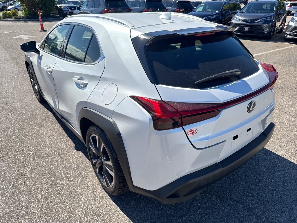Used 2019 Lexus UX 200 w/ Accessory Package FWD image 5