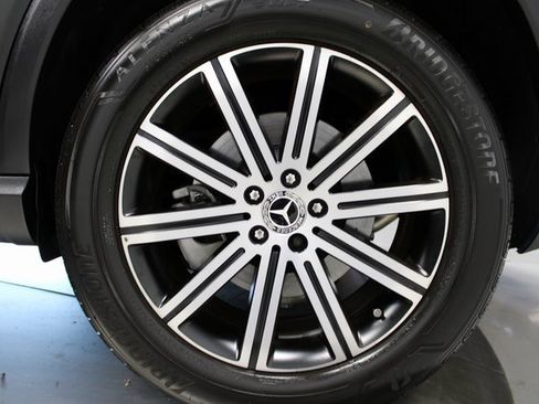 Used 2024 Mercedes-Benz GLE 450e 4MATIC w/ Warmth & Comfort Package image 35