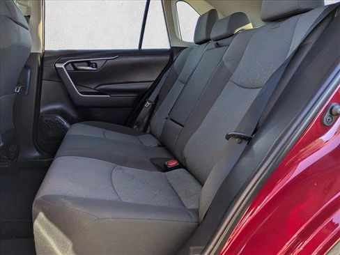 Used 2022 Toyota RAV4 XLE image 19