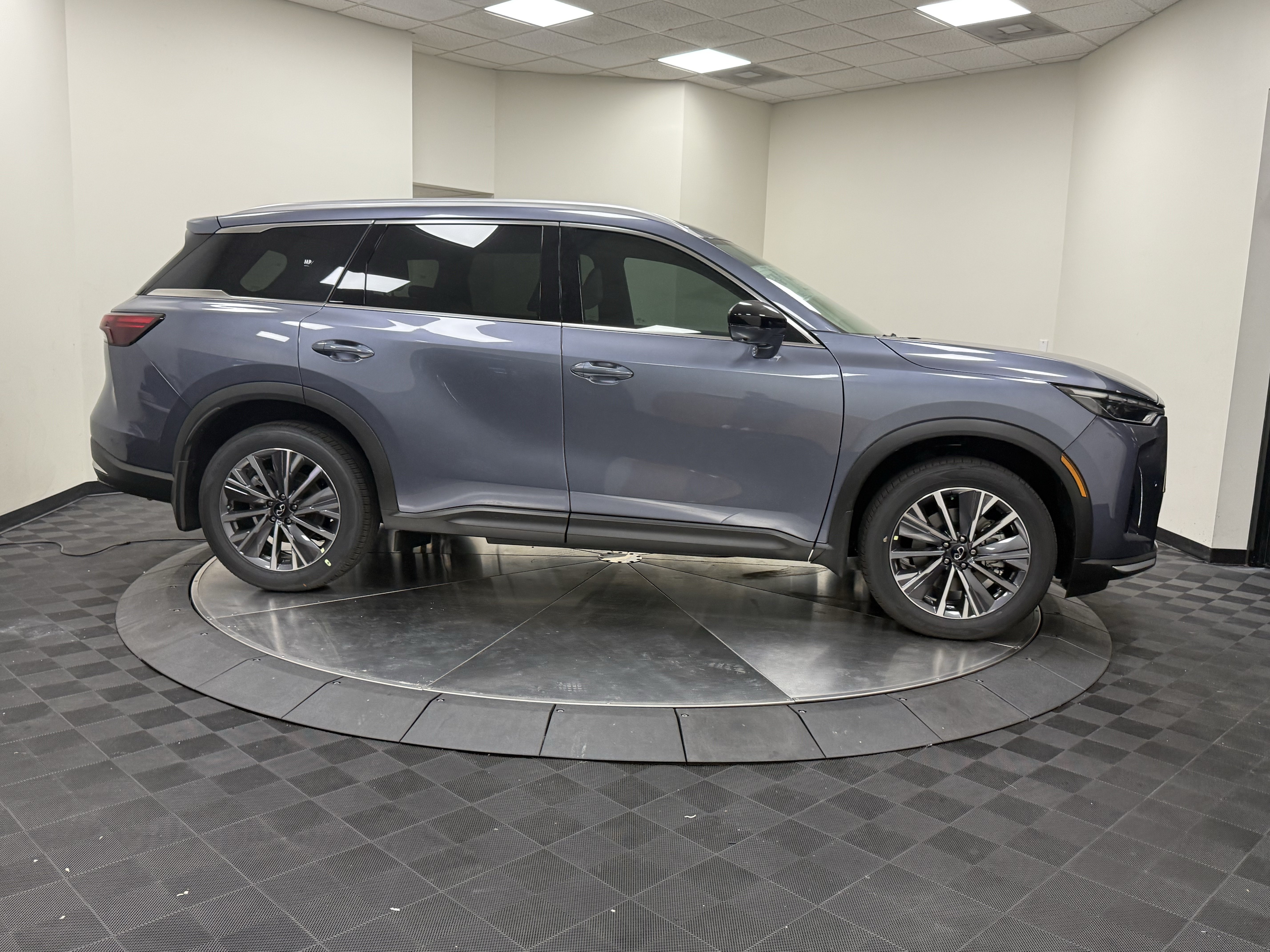 Certified 2027 INFINITI QX60 Luxe w/ Cargo Package FWD image 8