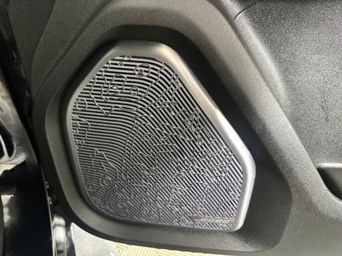 Used 2025 GMC Hummer EV 2X image 27