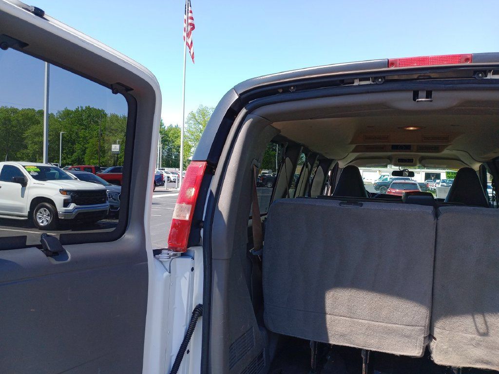 Used 2017 Chevrolet Express 2500 LS RWD image 25