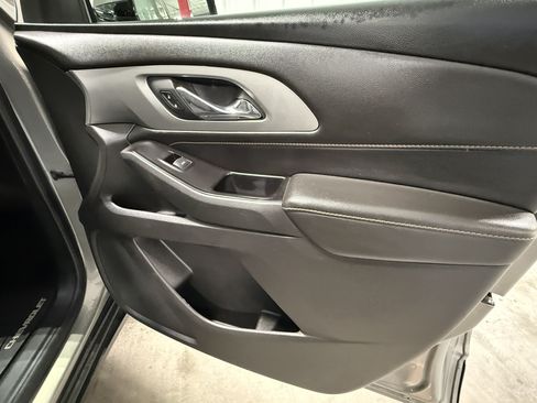 Used 2018 Chevrolet Traverse LT AWD/4WD image 11