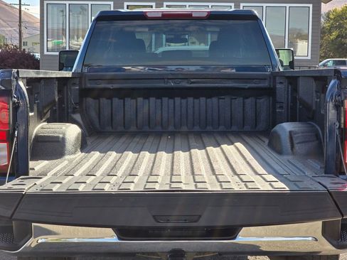 Used 2023 GMC Sierra 2500 SLE w/ SLE Convenience Package image 14