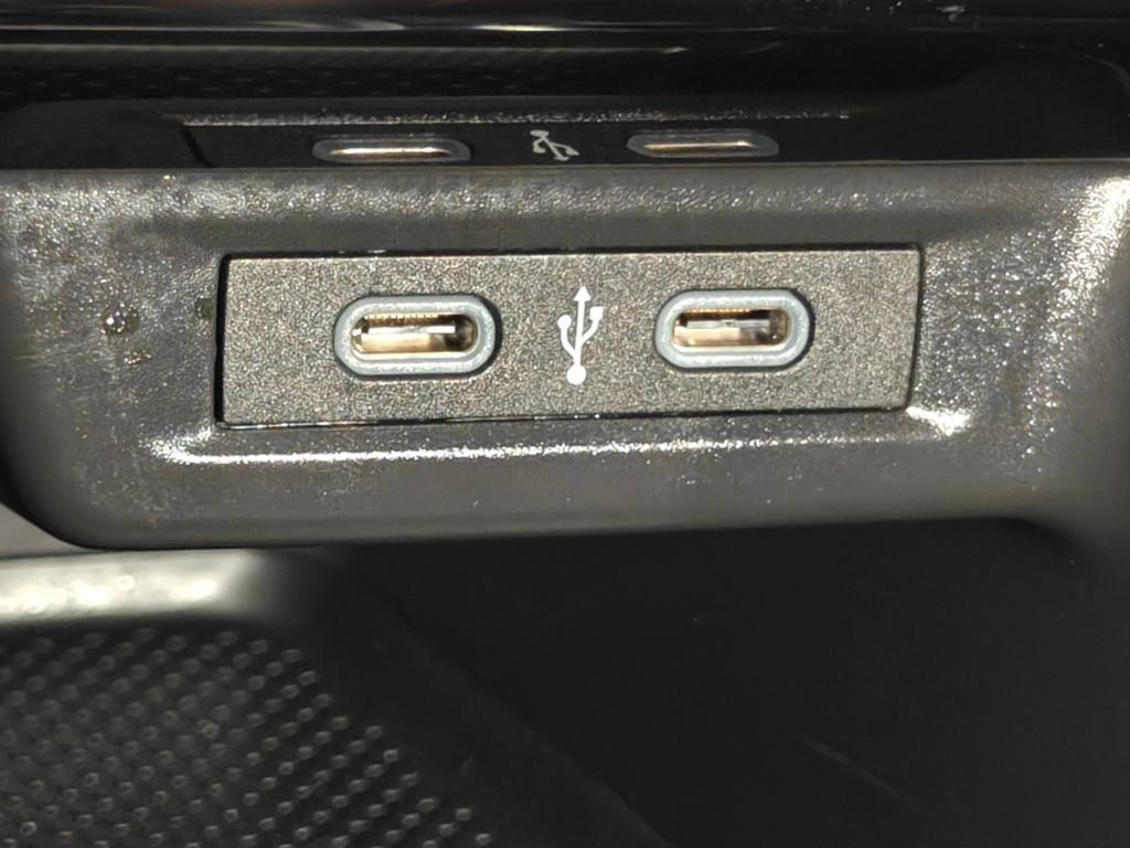 Used 2023 Volkswagen Jetta SE FWD image 38