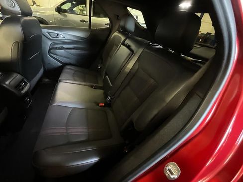 Used 2023 Chevrolet Equinox RS FWD image 30