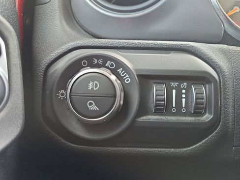 Used 2021 Jeep Gladiator Sport image 10