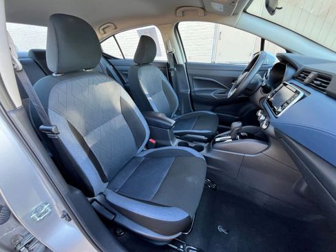 Used 2025 Nissan Versa SV image 34