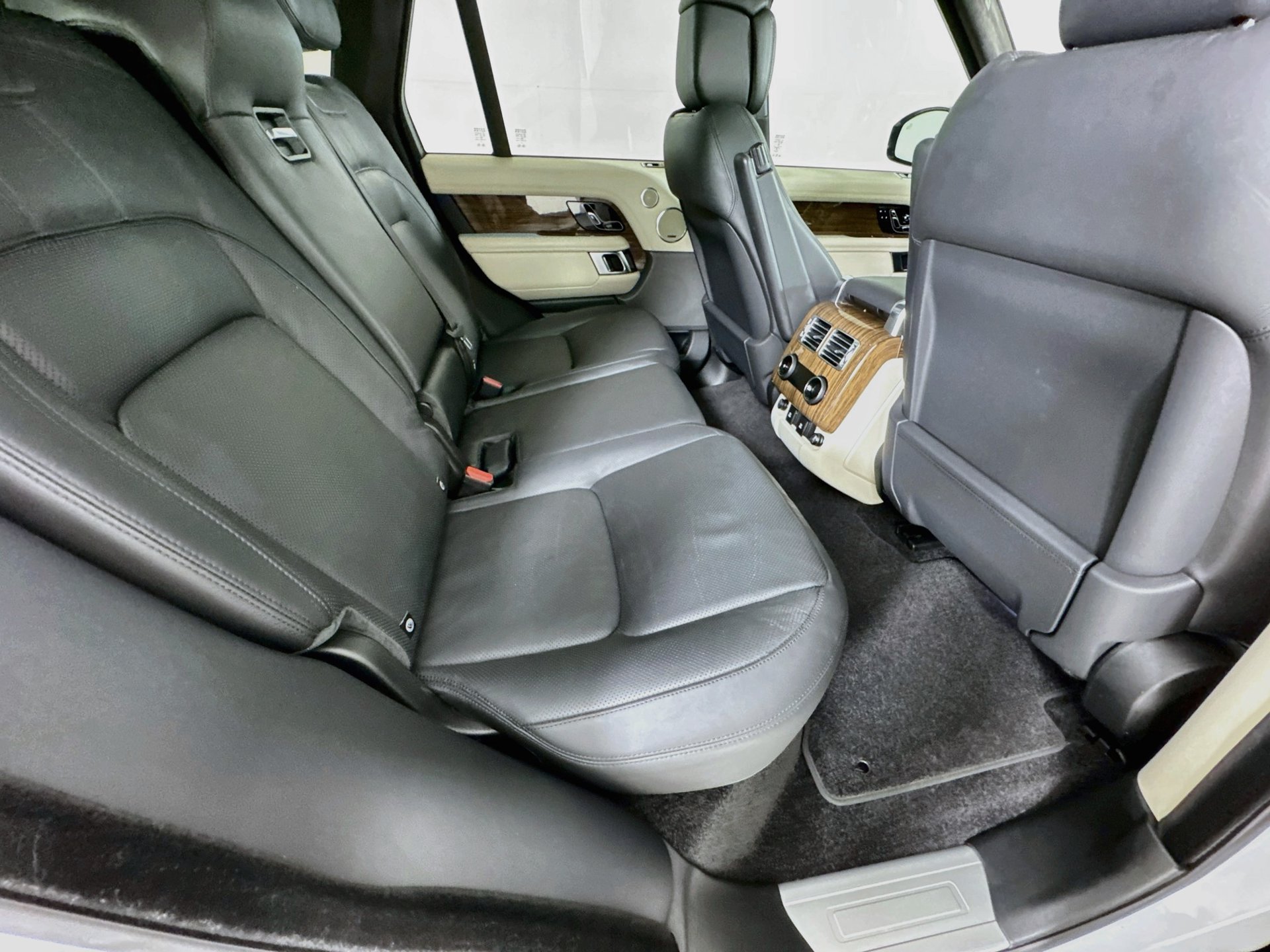 Used 2019 Land Rover Range Rover Supercharged AWD/4WD image 30