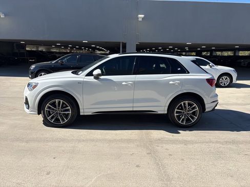 Certified 2025 Audi Q3 2.0T Premium w/ Convenience Package image 9