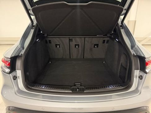 Certified 2026 Porsche Macan AWD/4WD image 13